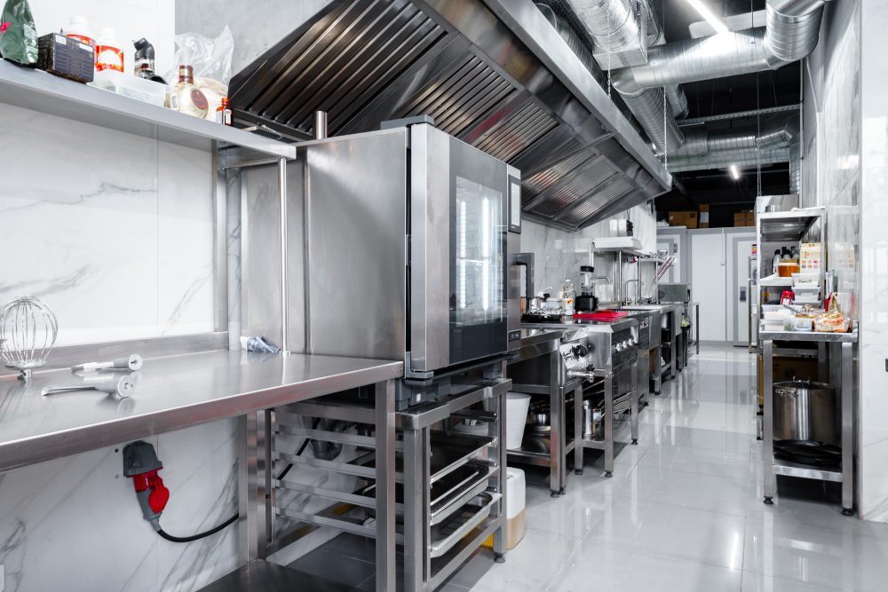Mobilier inox personalizat: cheia spre spații profesionale eficientizate și organizare superioară